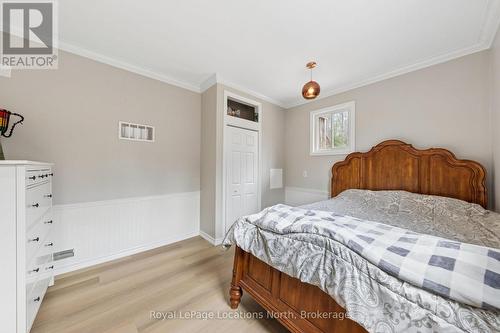 93 Ronald Avenue, Tiny, ON - Indoor Photo Showing Bedroom