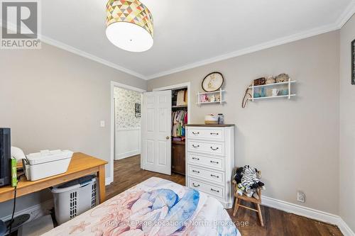 93 Ronald Avenue, Tiny, ON - Indoor Photo Showing Bedroom