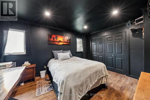 93 Ronald Avenue, Tiny, ON - Indoor Photo Showing Bedroom