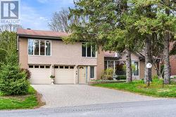 21 TIFFANY CRESCENT  Ottawa, ON K2K 1W3