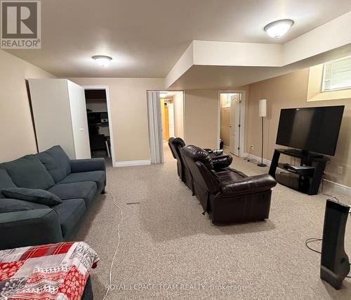 Rec Room with walk-in closet - 1221 Anoka Street, Ottawa, ON - Indoor