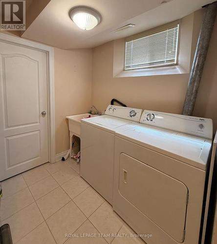 Basement Laundry Room - 1221 Anoka Street, Ottawa, ON - Indoor Photo Showing Laundry Room