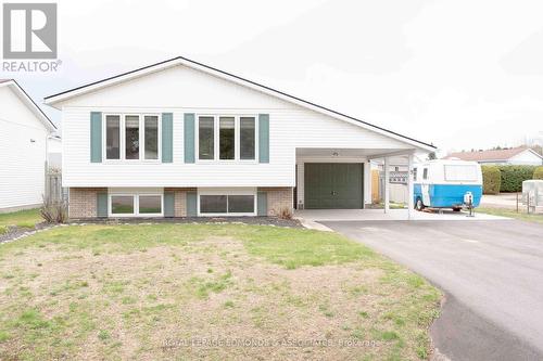 9 DUTCH DRIVE  Petawawa, ON K8H 3M2