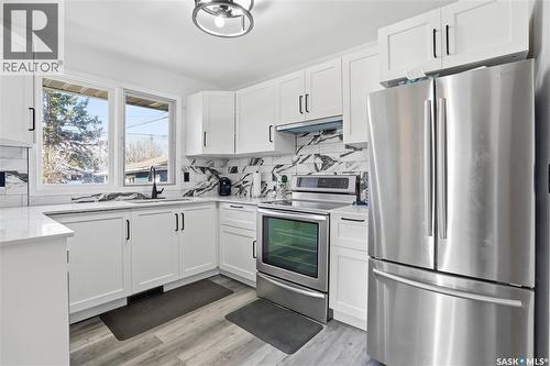 245 Orchard Crescent, Regina, SK - Indoor Photo Showing Kitchen