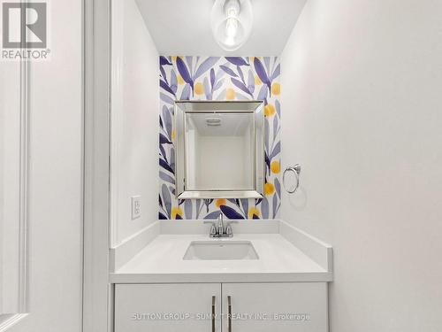 735 Maxman Street, Mississauga, ON - Indoor Photo Showing Laundry Room
