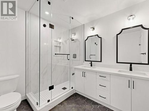 735 Maxman Street, Mississauga, ON - Indoor Photo Showing Bathroom