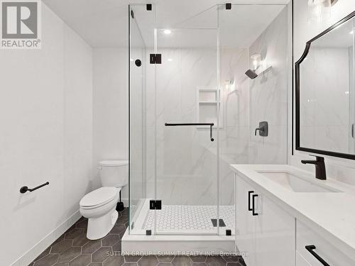 735 Maxman Street, Mississauga, ON - Indoor Photo Showing Bathroom
