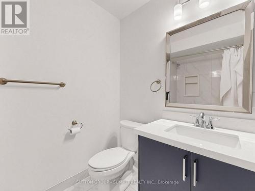 735 Maxman Street, Mississauga, ON - Indoor Photo Showing Bathroom