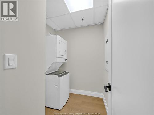 11646 Tecumseh Road Unit# 300, Windsor, ON - Indoor Photo Showing Laundry Room