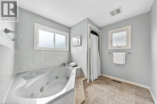 40 Old Maple Lane, Kitchener, ON - Indoor Photo Showing Bathroom
