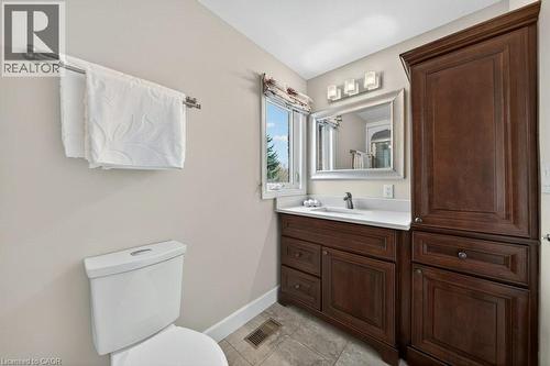 40 Old Maple Lane, Kitchener, ON - Indoor Photo Showing Bathroom