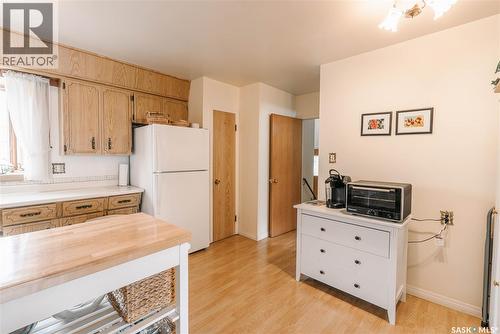 134 Maclean Crescent, Saskatoon, SK - Indoor Photo Showing Kitchen