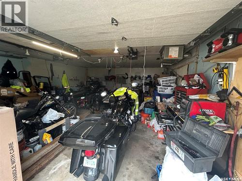 1112 N Avenue S, Saskatoon, SK - Indoor Photo Showing Garage
