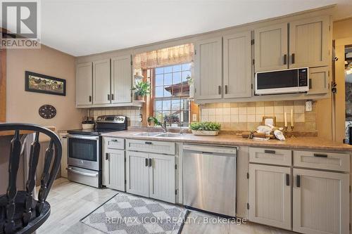 630 Robert Ferrie Drive, Kitchener, ON - Indoor Photo Showing Kitchen With Double Sink
