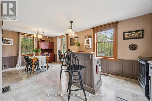 630 Robert Ferrie Drive, Kitchener, ON - Indoor Photo Showing Dining Room