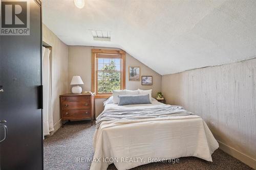 630 Robert Ferrie Drive, Kitchener, ON - Indoor Photo Showing Bedroom
