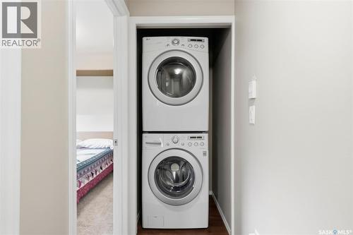 517 Redwood Crescent, Warman, SK - Indoor Photo Showing Laundry Room