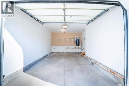 143 615 Stensrud Road, Saskatoon, SK - Indoor Photo Showing Garage