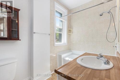 14 Somerset Street W, Ottawa, ON - Indoor Photo Showing Bathroom