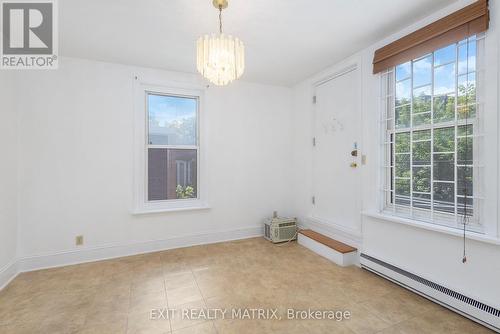 14 Somerset Street W, Ottawa, ON - Indoor Photo Showing Other Room