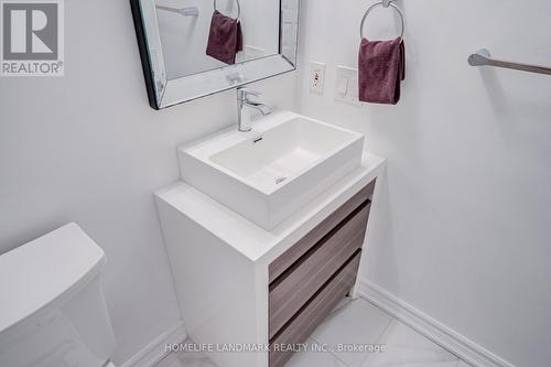 317 - 9017 Leslie Street, Richmond Hill, ON - Indoor Photo Showing Bathroom