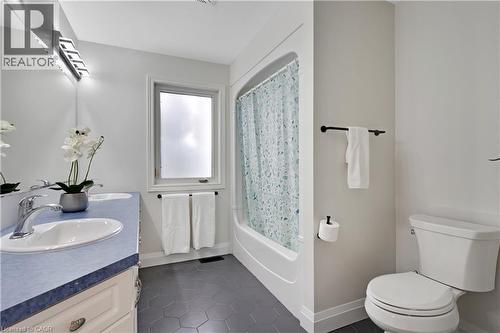 514 Birchleaf Walk, Waterloo, ON - Indoor Photo Showing Bathroom