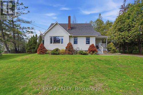 74 SIDNEY STREET  Belleville (Belleville Ward), ON K8P 3Y8