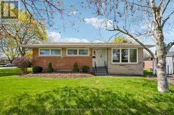 92 VICTORIA ROAD N Guelph (St. George's), ON N1E 5H2