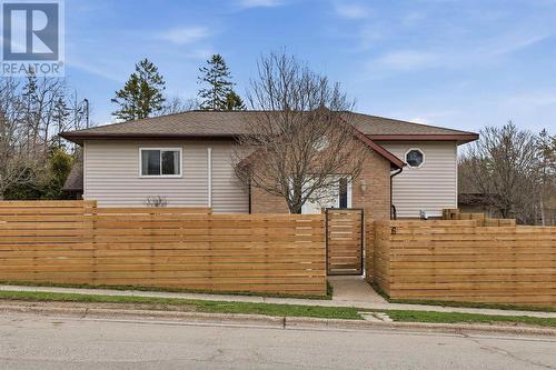 6 Moluch ST  Sault Ste. Marie, ON P6B 3G8