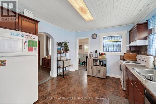 335 Fifth Street E, Cornwall, ON - Indoor Photo Showing Kitchen