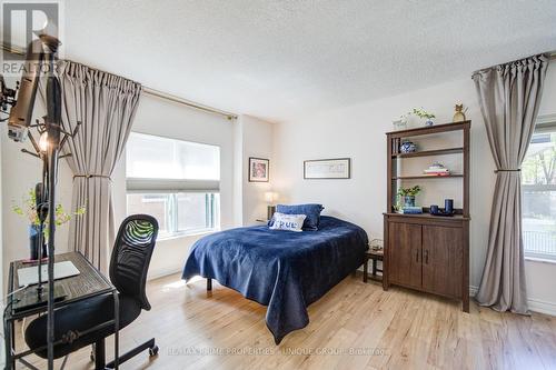 202 - 97 Lawton Boulevard, Toronto, ON - Indoor Photo Showing Bedroom