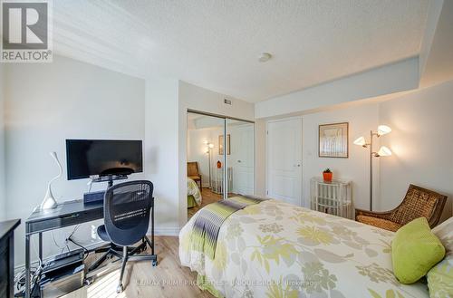 202 - 97 Lawton Boulevard, Toronto, ON - Indoor Photo Showing Bedroom