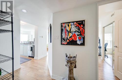 202 - 97 Lawton Boulevard, Toronto, ON - Indoor Photo Showing Other Room