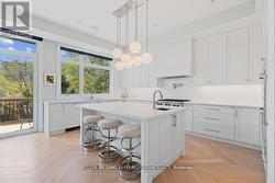 54 CRONIN DRIVE Toronto, ON M9B 4V1