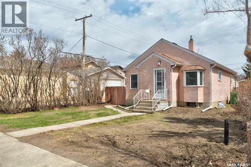 2627 Atkinson Street, Regina, SK - Outdoor