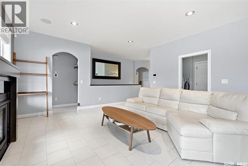 4151 Chuka Drive, Regina, SK - Indoor Photo Showing Living Room