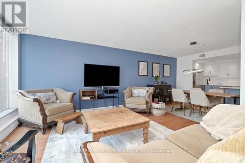 Living Room - 903 - 160 George Street, Ottawa, ON - Indoor Photo Showing Living Room
