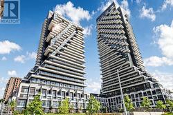 215 - 30 INN ON THE PARK DRIVE Toronto, ON M3C 0P7