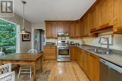 Handsome herry cabinets - 487202 30 Sdrd Side Road, Mono, ON - Indoor Photo Showing Kitchen With Double Sink