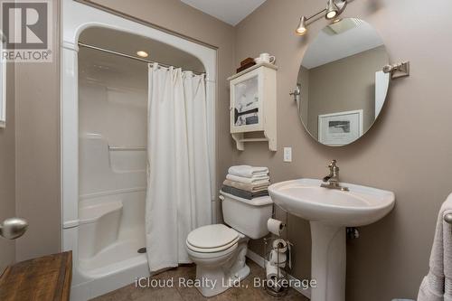 487202 30 Sdrd Side Road, Mono, ON - Indoor Photo Showing Bathroom