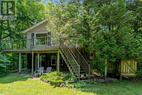End of home with deck w/outside shower - 487202 30 Sdrd Side Road, Mono, ON - Outdoor