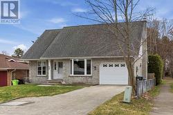 27 Golf Range CRES Sault Ste. Marie, ON P6A 6A4