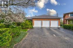 247 ROLLING ACRES Court  Kitchener, ON N2A 3W5