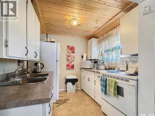 551 Joseph Crescent, Cochin, SK - Indoor Photo Showing Kitchen With Double Sink