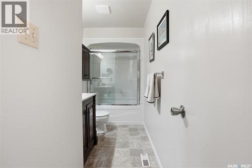 95 Schneider Crescent, Regina, SK - Indoor Photo Showing Bathroom