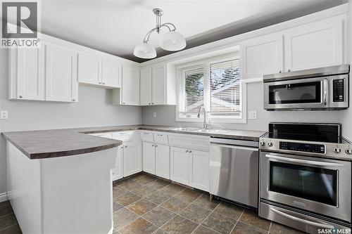 115 Stapleford Crescent, Regina, SK - Indoor Photo Showing Kitchen