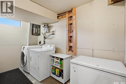 115 Stapleford Crescent, Regina, SK - Indoor Photo Showing Laundry Room