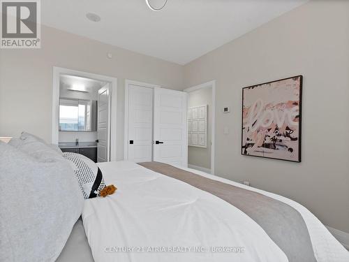 522 - 8228 Birchmount Road, Markham, ON - Indoor Photo Showing Bedroom