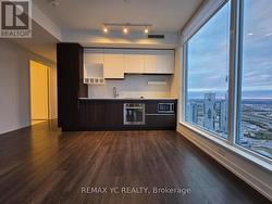 5810 - 5 BUTTERMILL AVENUE Vaughan, ON L4K 0J5