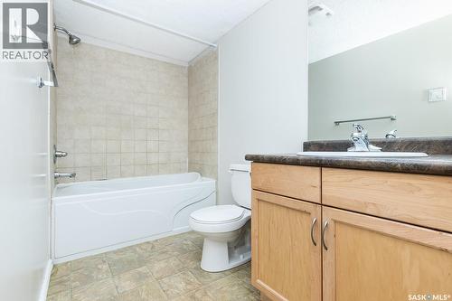 102D2 1121 Mckercher Drive, Saskatoon, SK - Indoor Photo Showing Bathroom